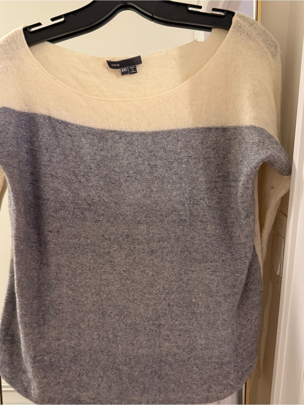 Vince Cream cashmere Colorblock Scoop-Neck Sweater